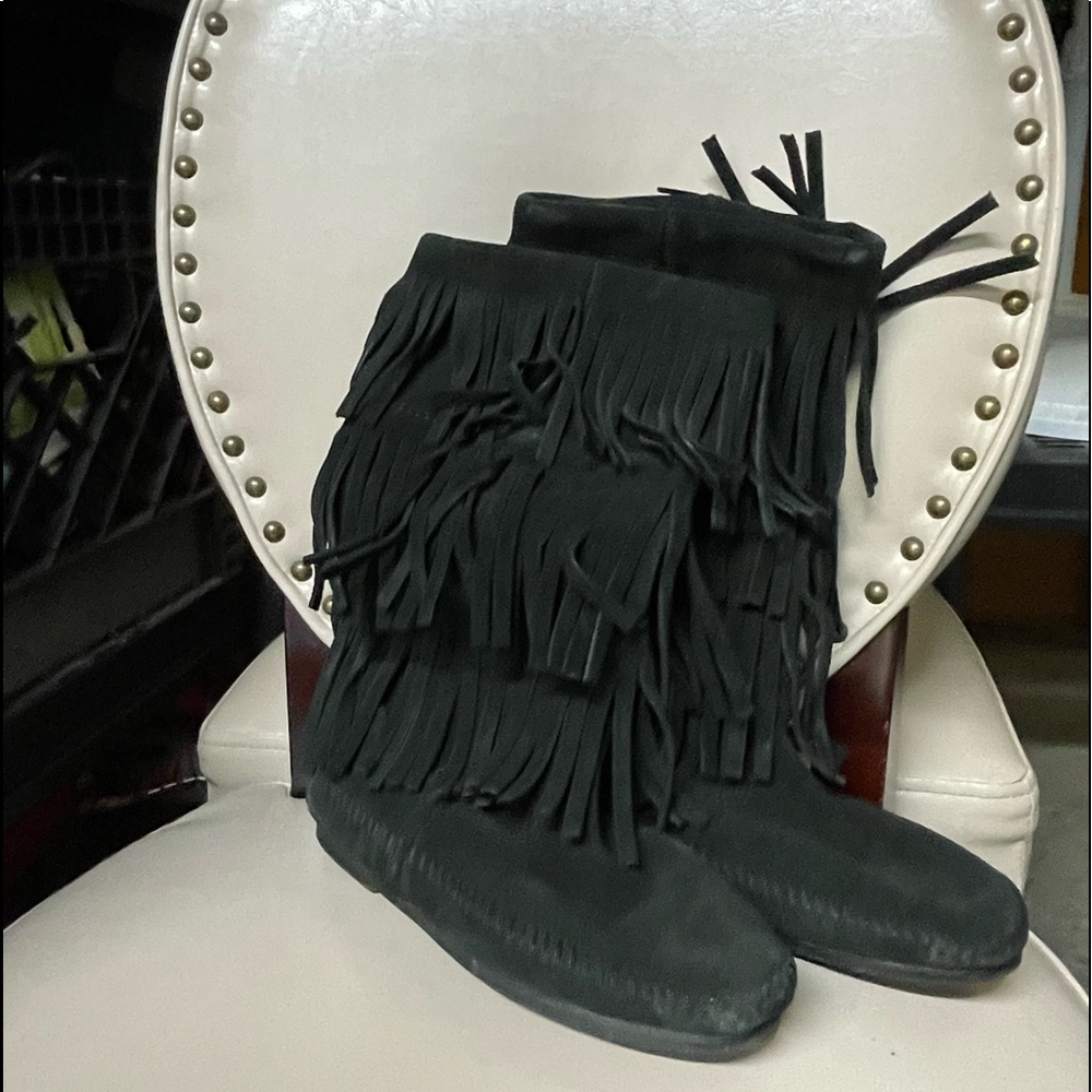 Very good condition, Women’s Minnetonka ankle boots.